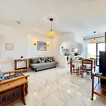 Vintage 2 With Pool By Homing Apartament