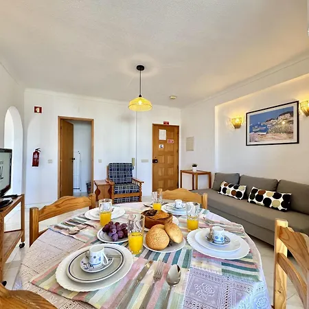 Vintage 2 With Pool By Homing Albufeira